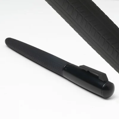 Hugo Boss Писалка Pure Tire, в кутия, черна