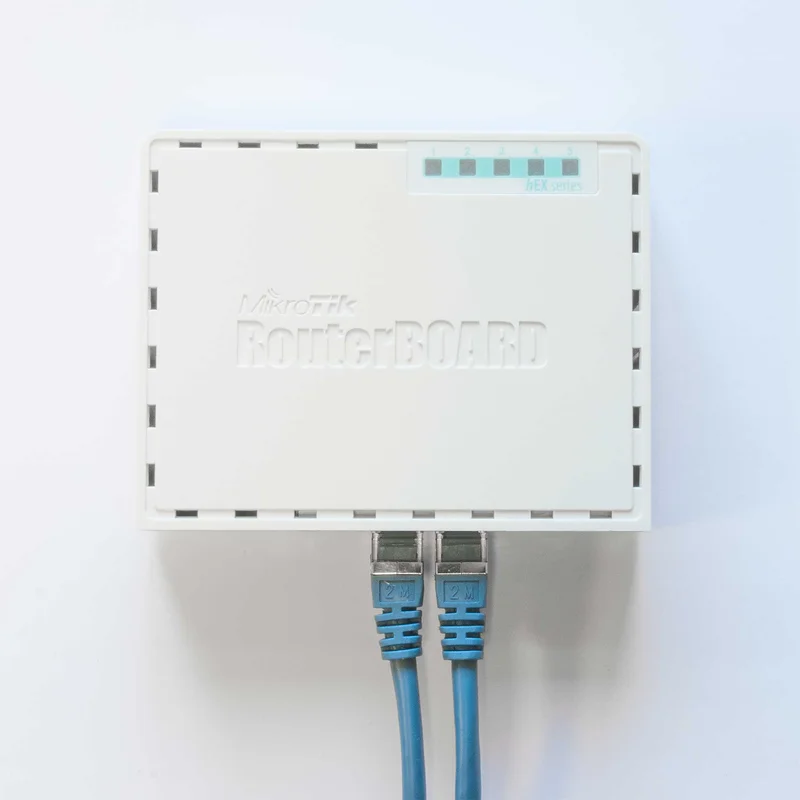 Рутер Mikrotik RB750GR3 Hex, кабелен, 5 порта