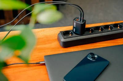 Адаптер Verbatim Essentials Gang, 2хUSB Type-C, 1xUSB Type-A, 60 W