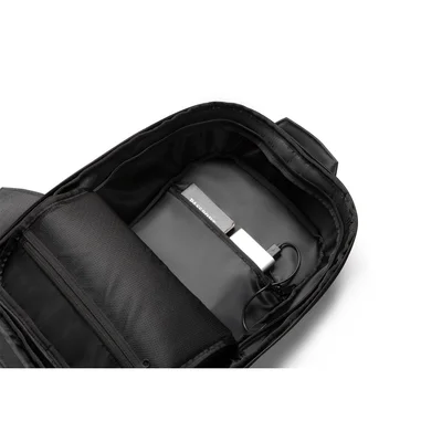 Раница за лаптоп Kingsons Shadow Pro, 15.6'', водоустойчив полиестер/PVC покритие, 20 L, черна