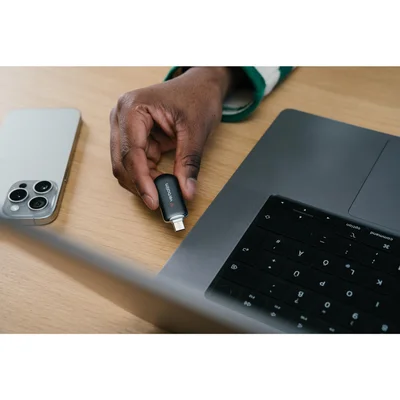 USB флаш памет Verbatim Plectra, 64 GB, USB Type-C 3.2, черна