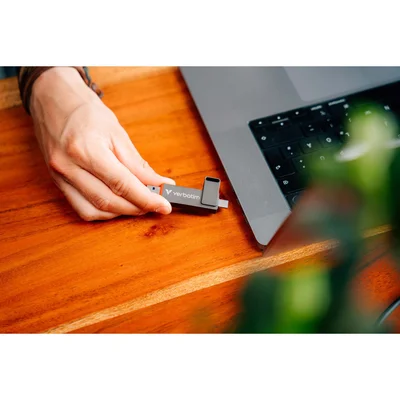 USB флаш памет Verbatim Dual QuickStick, USB Type A/Type C, 128 GB