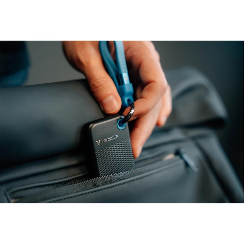 Външен SSD твърд диск Verbatim Pocket, 1 TB, джобен, USB 3.2, черно-син