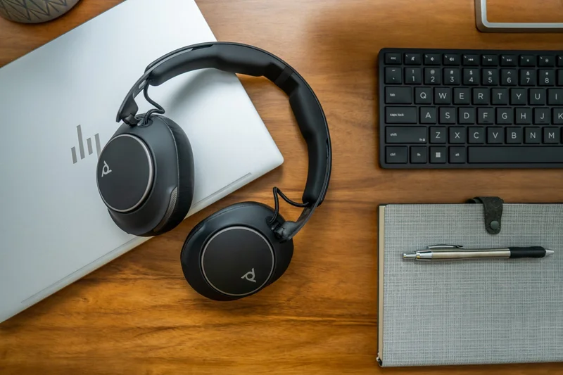Слушалки HP Poly Voyager Surround 80 UC, USB Type-C + USB Type-C/Type-A адаптер