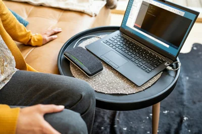 Високоговорител HP Poly Sync 10-M, USB Type-C/Type-A адаптер, черен