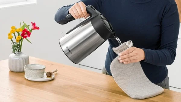 Електрическа кана за вода Bosch TWK7L460, 1.7 L, 2400 W, сребриста