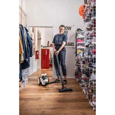Прахосмукачка Karcher VC 3, с контейнер, 700 W