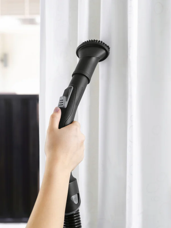 Прахосмукачка Karcher VC 3, с контейнер, 700 W