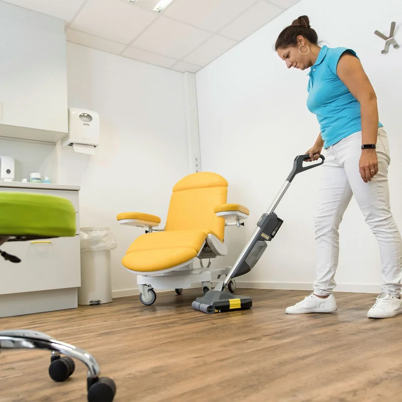 Подопочистваща машина Karcher Professional BR 30/1 C BP EU