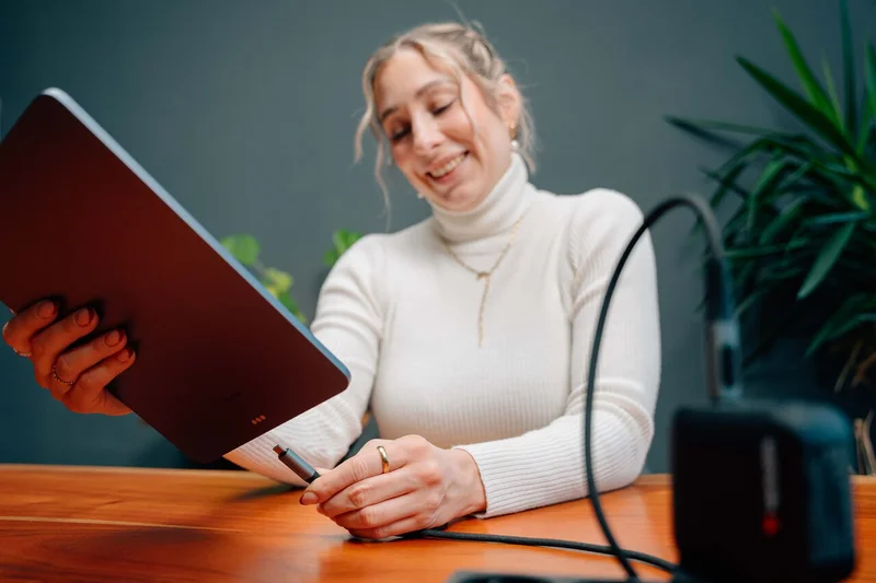 Кабел Verbatim Sync & Charge, USB Type-C към USB Type-C, с дисплей, 100 W, 120 cm