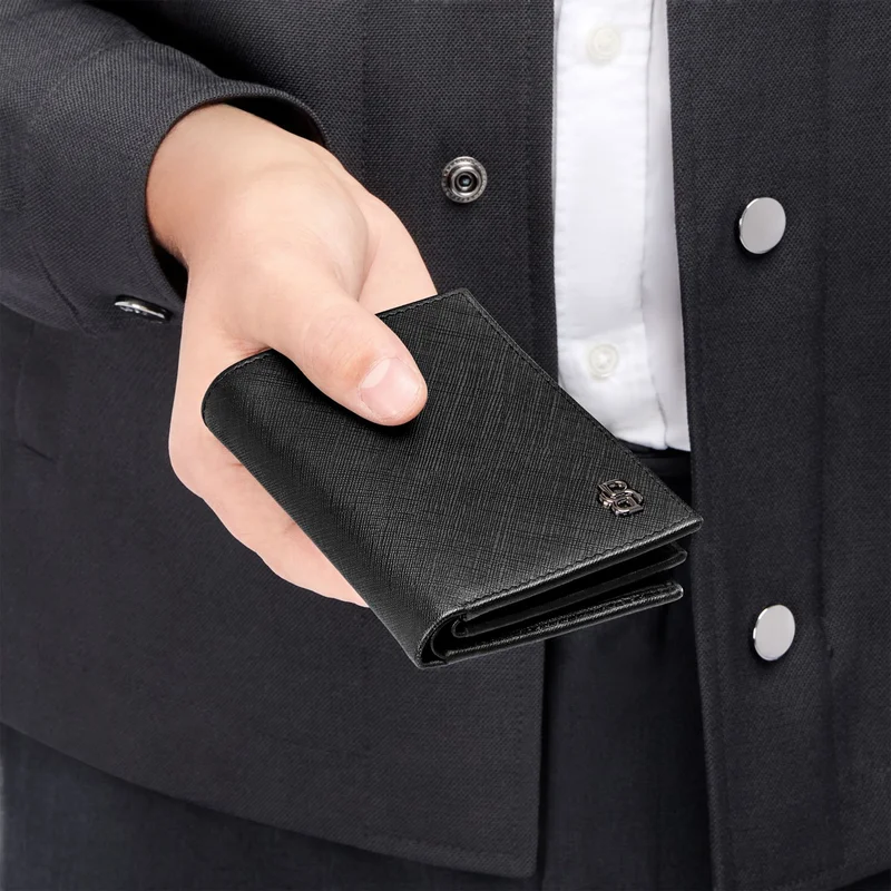Hugo Boss Калъф за карти Saffiano, с 16 отделения, черен