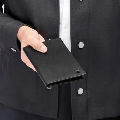 Hugo Boss Калъф за паспорт Saffiano, черен