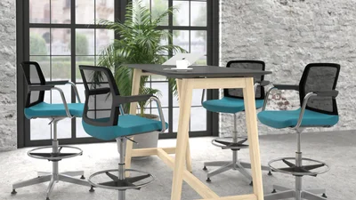 Висока маса Narbutas Nova Wood, 1200 x 700 x 1050 mm, MDF 26 mm, HPL черен плот, крака светъл ясен