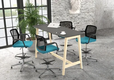 Висока маса Narbutas Nova Wood, 1200 x 700 x 1050 mm, MDF 26 mm, HPL черен плот, крака светъл ясен