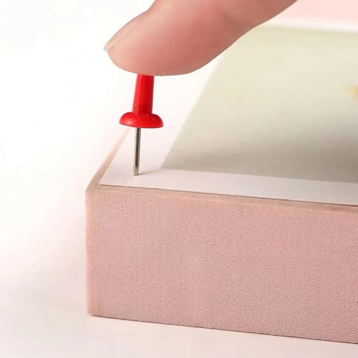 Foska Пинчета, 25 mm, 200 броя, цветни, в буркан