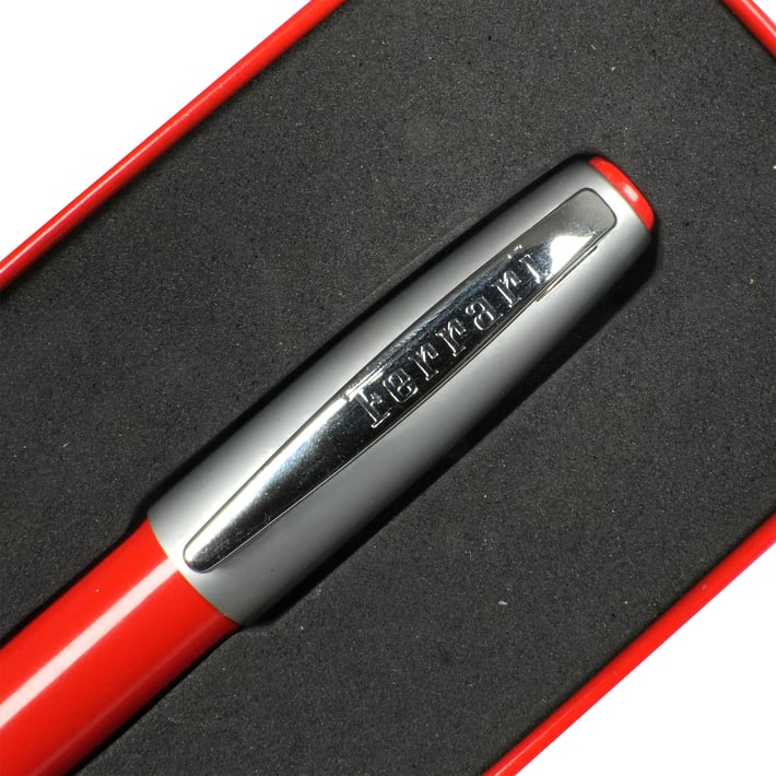 Химикалка C'art Ferrari Racing, в метална кутия, червена