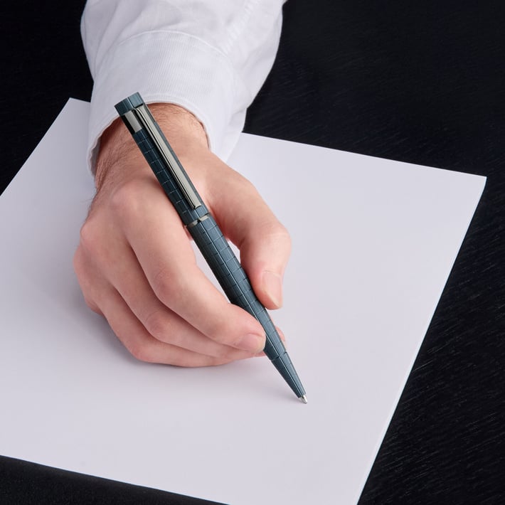 Hugo Boss Химикалка Loop Bauhaus, синя