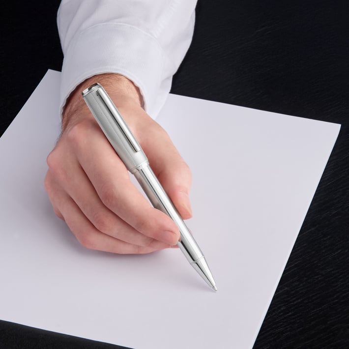 Hugo Boss Химикалка Pace, сребриста