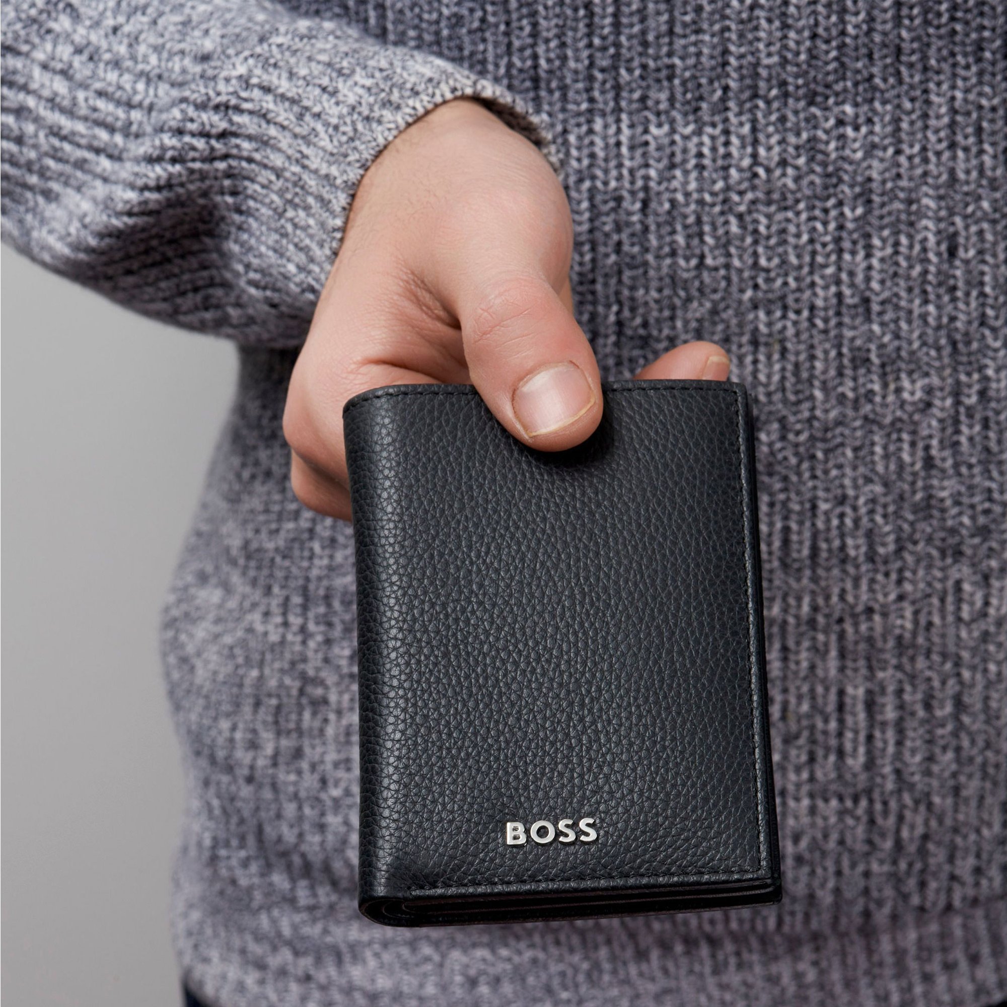 Hugo Boss Калъф за карти Classic Grained, с 16 отделения, черен